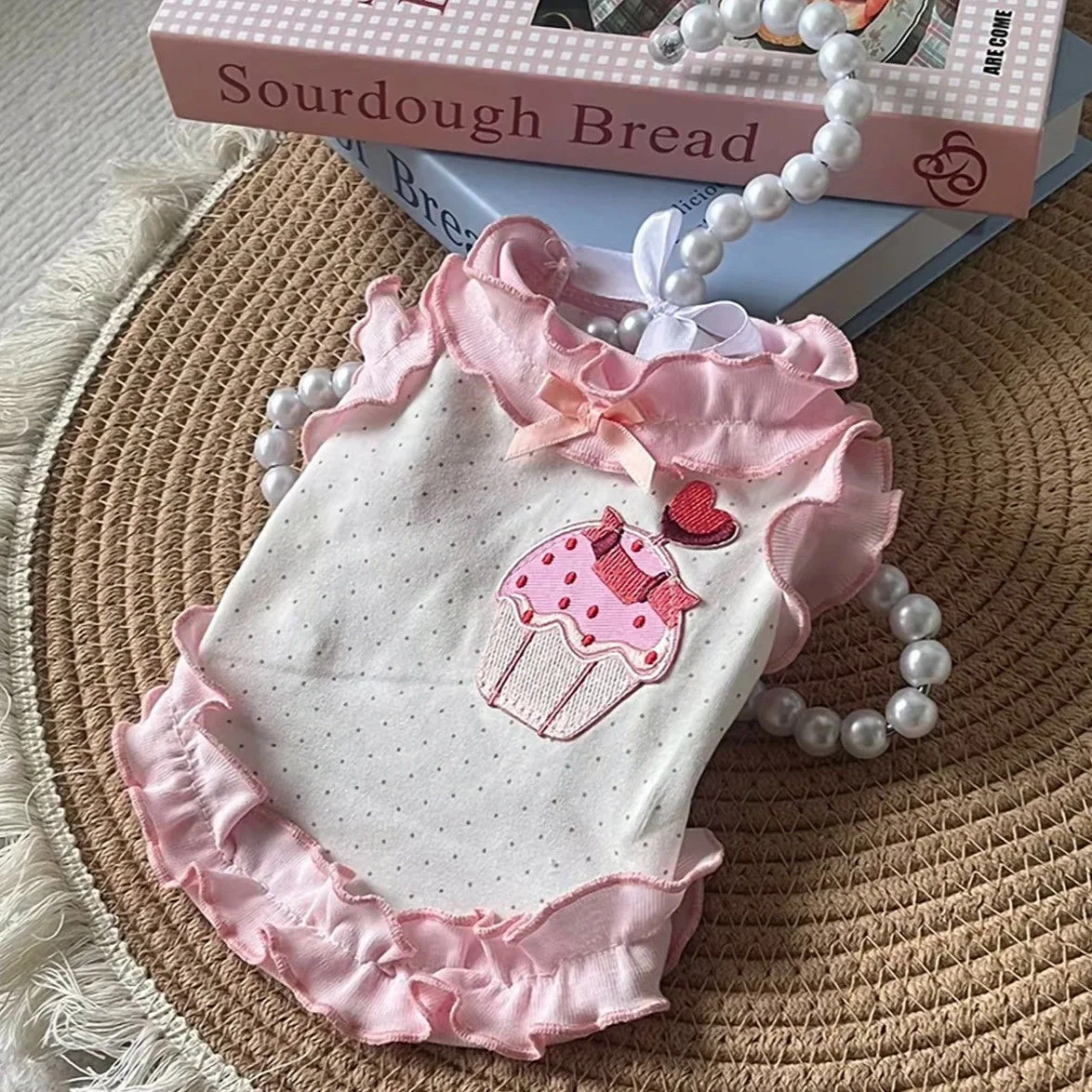 チワワ用夏用ペット服：ドット柄フリル付き刺繍デザインの着用実態と選定基準