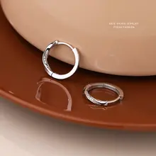 S925純銀製 モビウスリングピアス【シンプルデザイン・煌めくジルコニア】