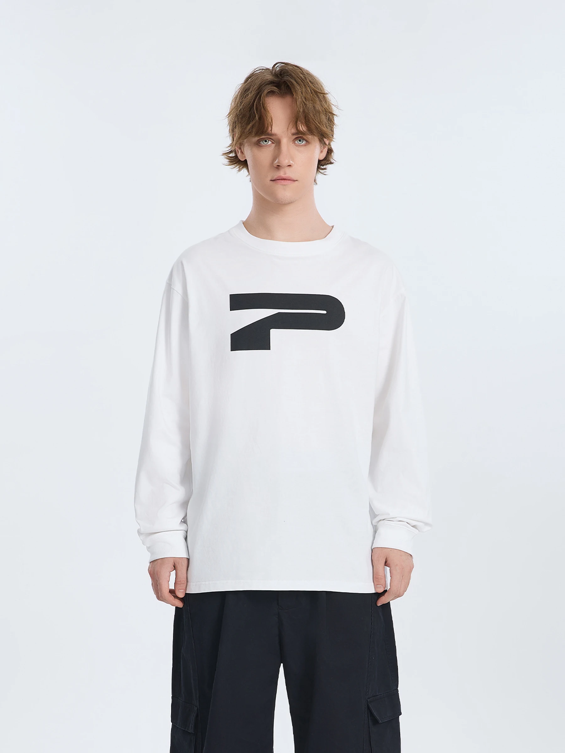 tシャツ ピチピチ メンズ：P字模様プリント長袖Tシャツの実用性と性能解析