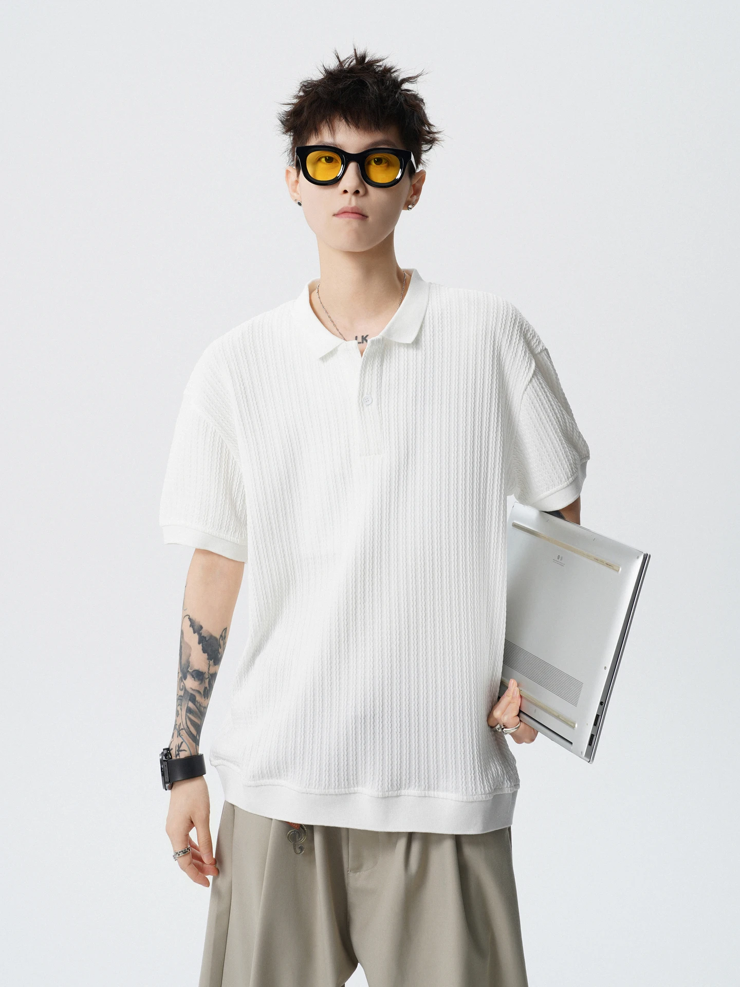 needles track crew neck shirt を選ぶべき理由は？実は「肌触り」と「季節 感」が鍵！
