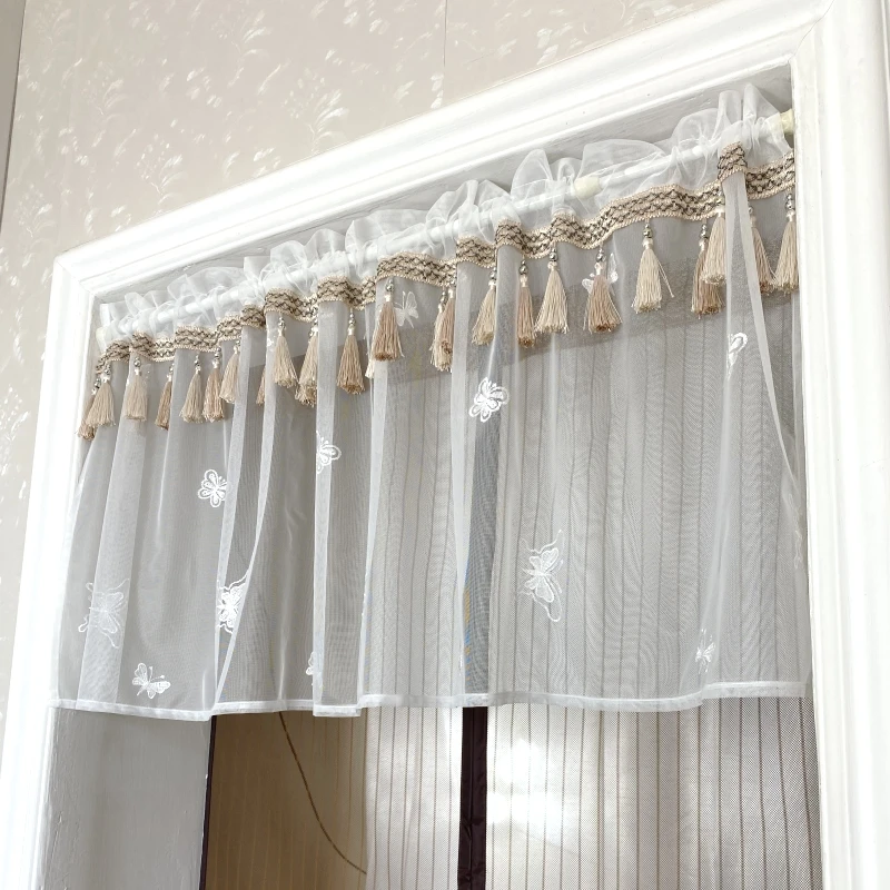 カーテンデザインで部屋の雰囲気を変える方法は？韓式の小さな短いカーテンが教えてくれたこと