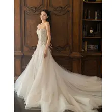 フィッシュテールデザインの新婦用ドレス【ビーズ装飾・トレーン付き・スリーブレス】
