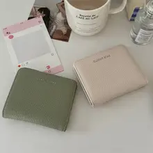 高級感あるデザイン！容量大きめのジッパー付き折りたたみ財布【個性的なコインケース・カードポケット一体型】