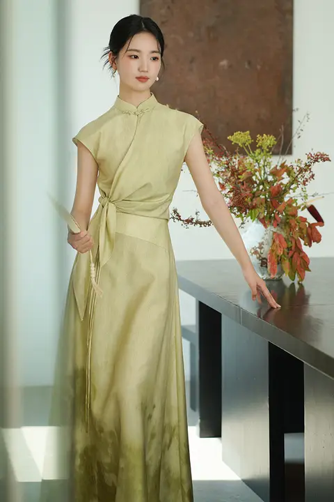 新中式デザインのサマーブラウス【ラップスタイル・フィット感抜群・煙煴プリント】（セットアップ対応）