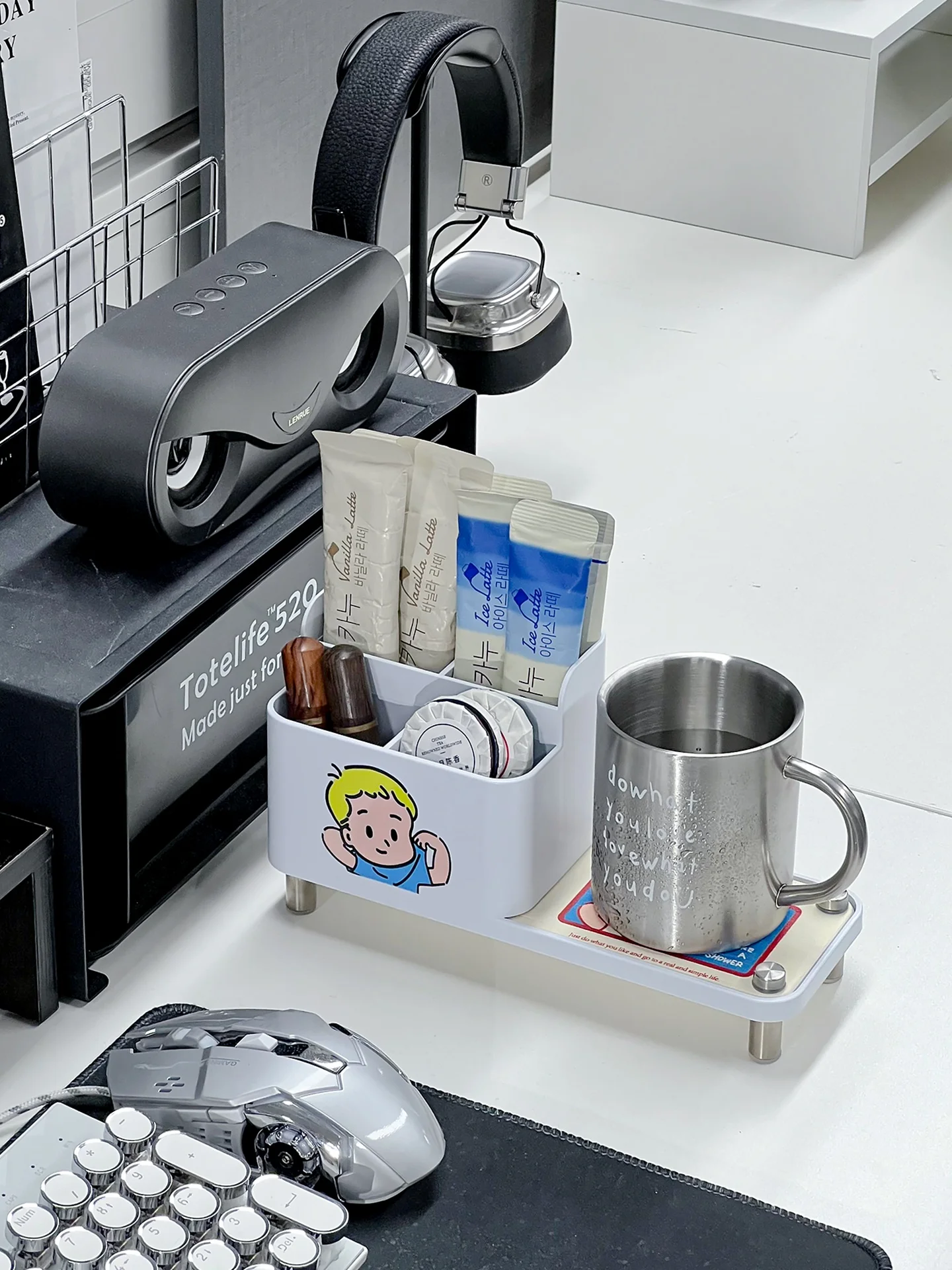 かわいいデスク用吸水コースター：シリカゲル素材でマグカップ収納を実現