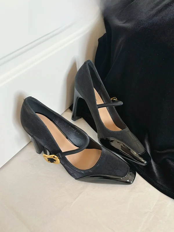 黒いミドルヒールパンプスで通勤コーデを完璧にできる方法は？