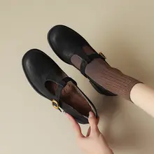 レトロデザインの小さな革靴【粗いヒール・裏地に加えた極上の柔らかさ・T字ストラップ・ラビットファー】