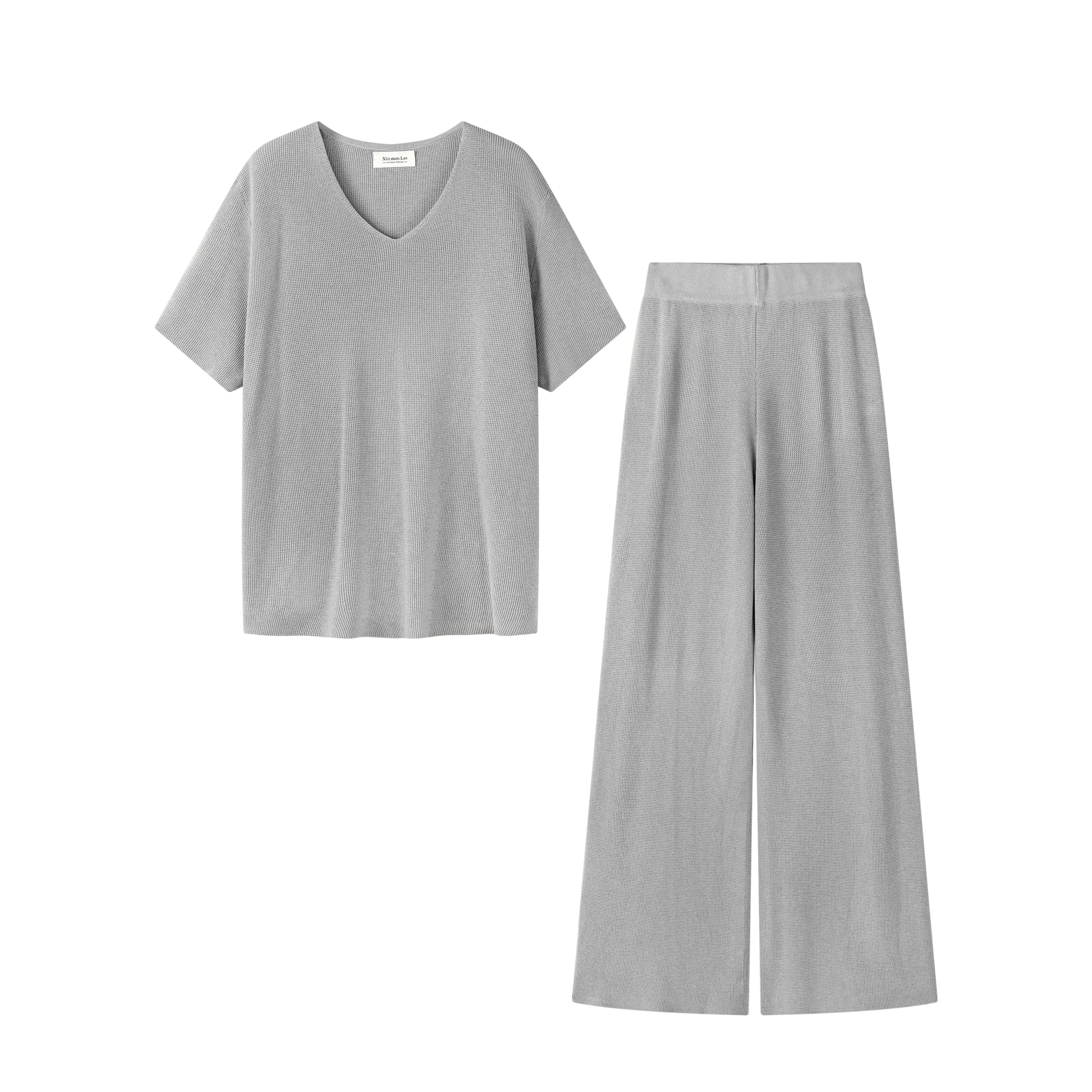夏に着たい服：Vネックニット半袖とワイドパンツのセットアップで快適な日常を実現