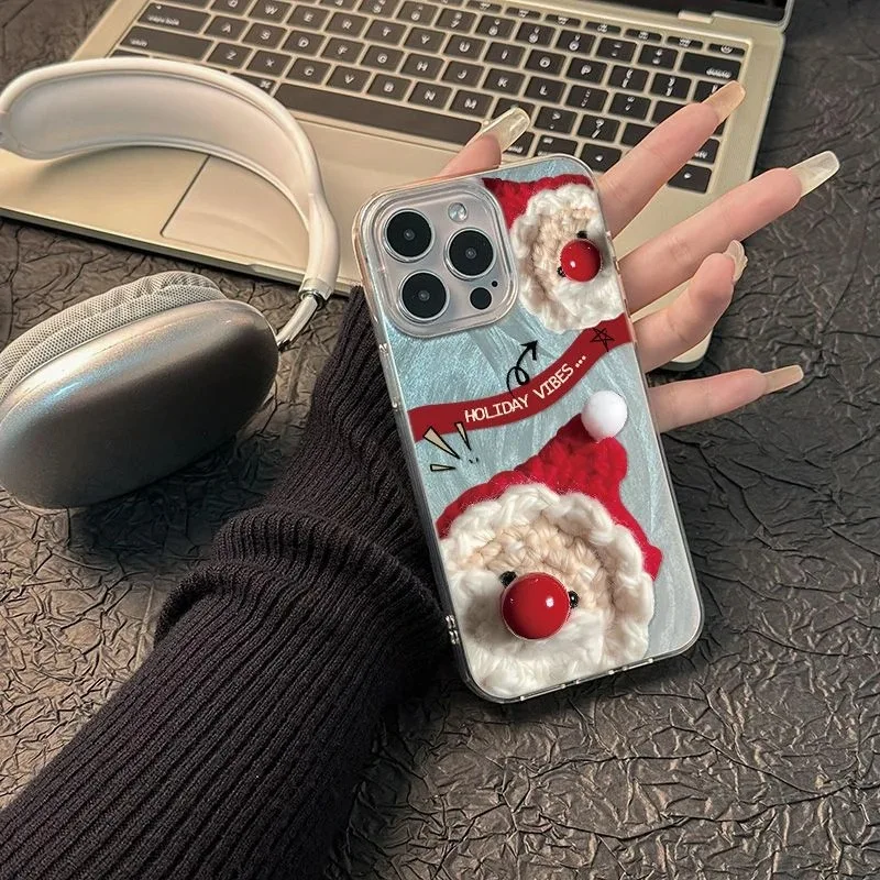 サンタクロースデザインのスマホケース：XMASプレゼントとしての実用性とデザイン性