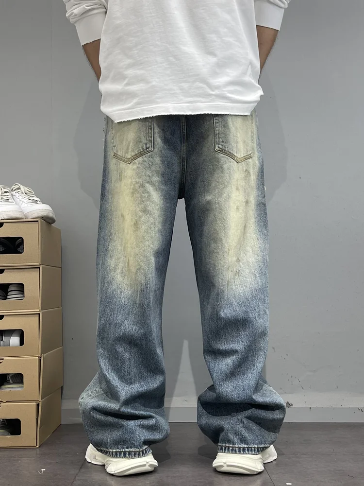 ダメージジーンズに色落ちが気になるなら、このウォッシュ加工のレトロデニムが救う！
