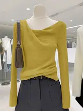 デザイン性の高い不規則なオフショルダー ニットトップス【女性用・フィット感・フランス風】