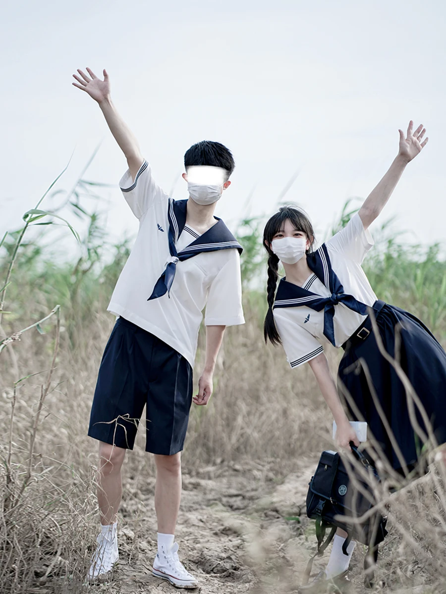 「中古制服」を買うなら、この水兵服が今、最も人気なの？