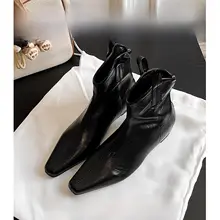 本革製のショートブーツ【内蔵ヒール・フレンチスタイル・デニムデザイン】