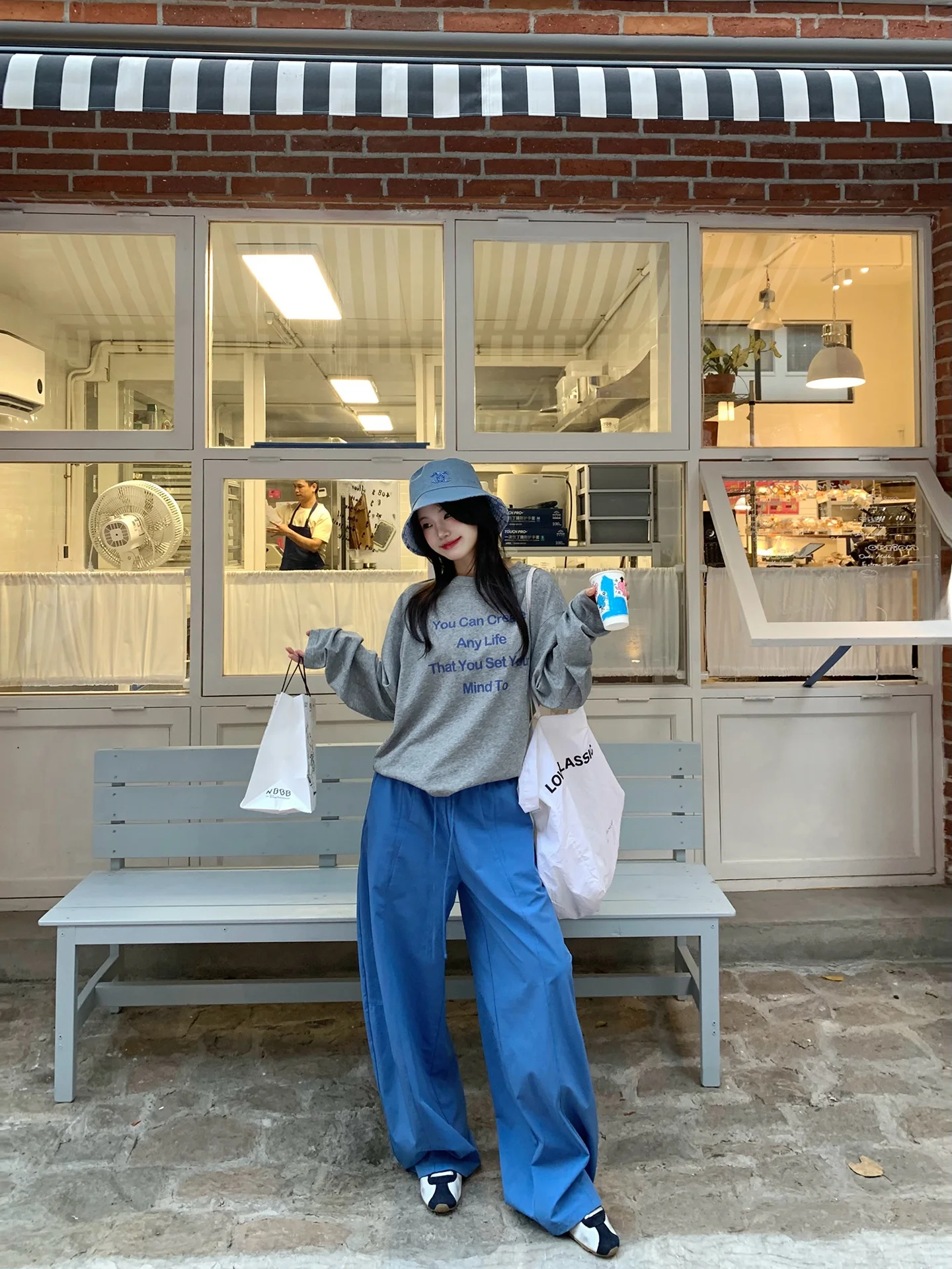 夏にぴったりのワイドパンツ：ロング丈・ルーズフィット・低ウエストでゆったりコーデを実現