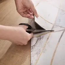 シンプルなデザインのレザー足元マット【洗える・防水・防油・滑り止め】