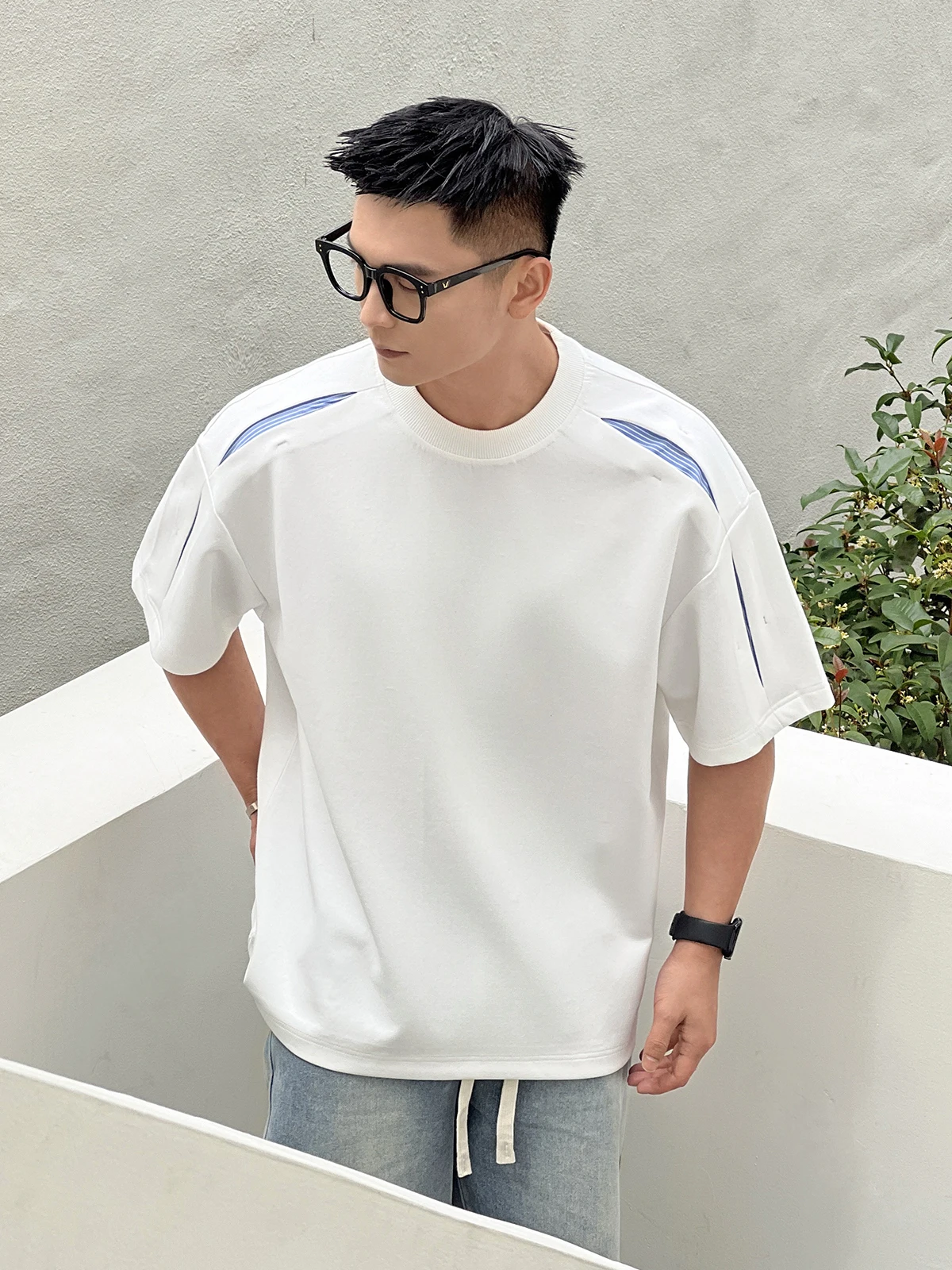 ストライプ柄 メンズTシャツ とは？二十二号穿搭の夏用カジュアルモデルを徹底解説