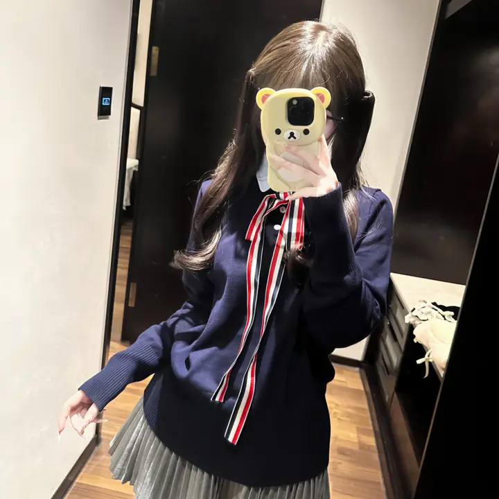 トレンドのバイカラー ニットセーター【秋用・英倫風】