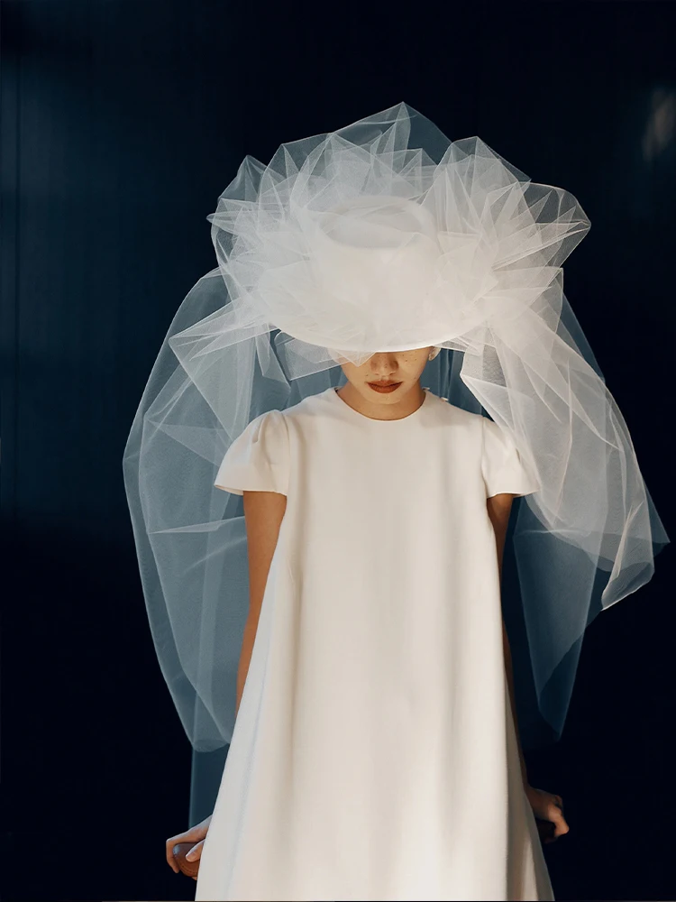 結婚式お呼ばれスタイルで迷うなら、この1着が救う理由は？