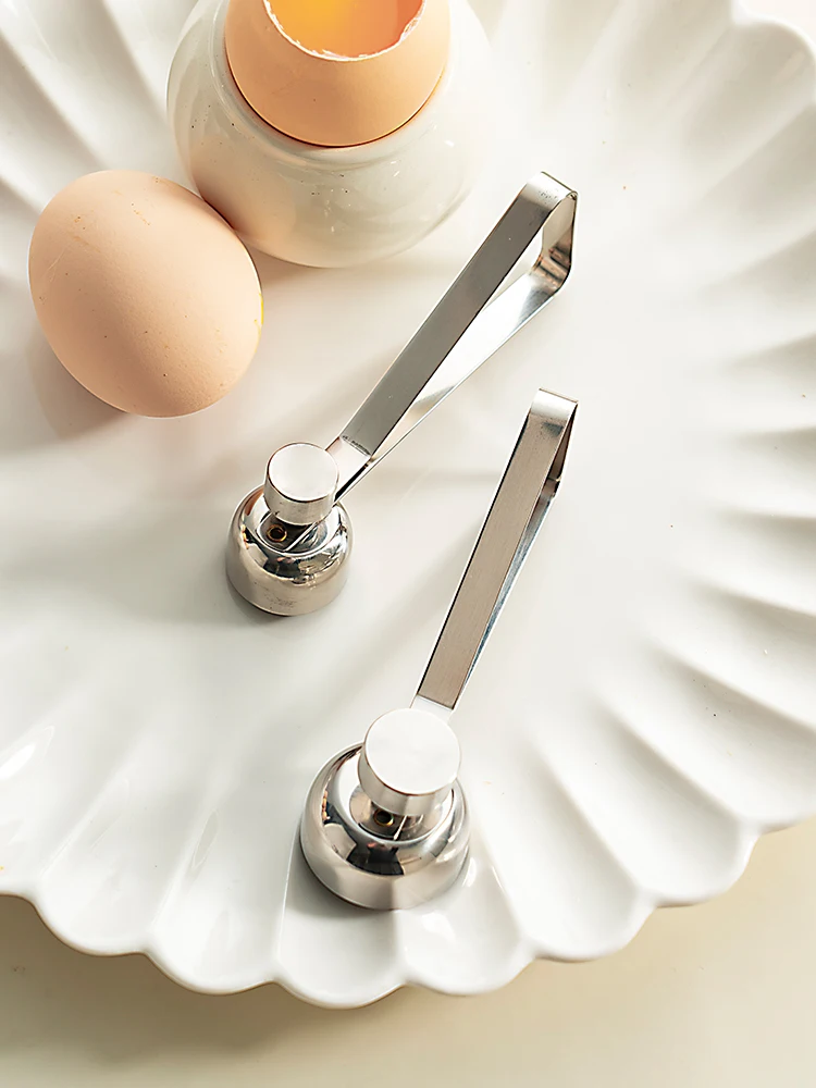 ゆで卵をすっきりと割るための「穴あけ器」は、本当に必要なのか？