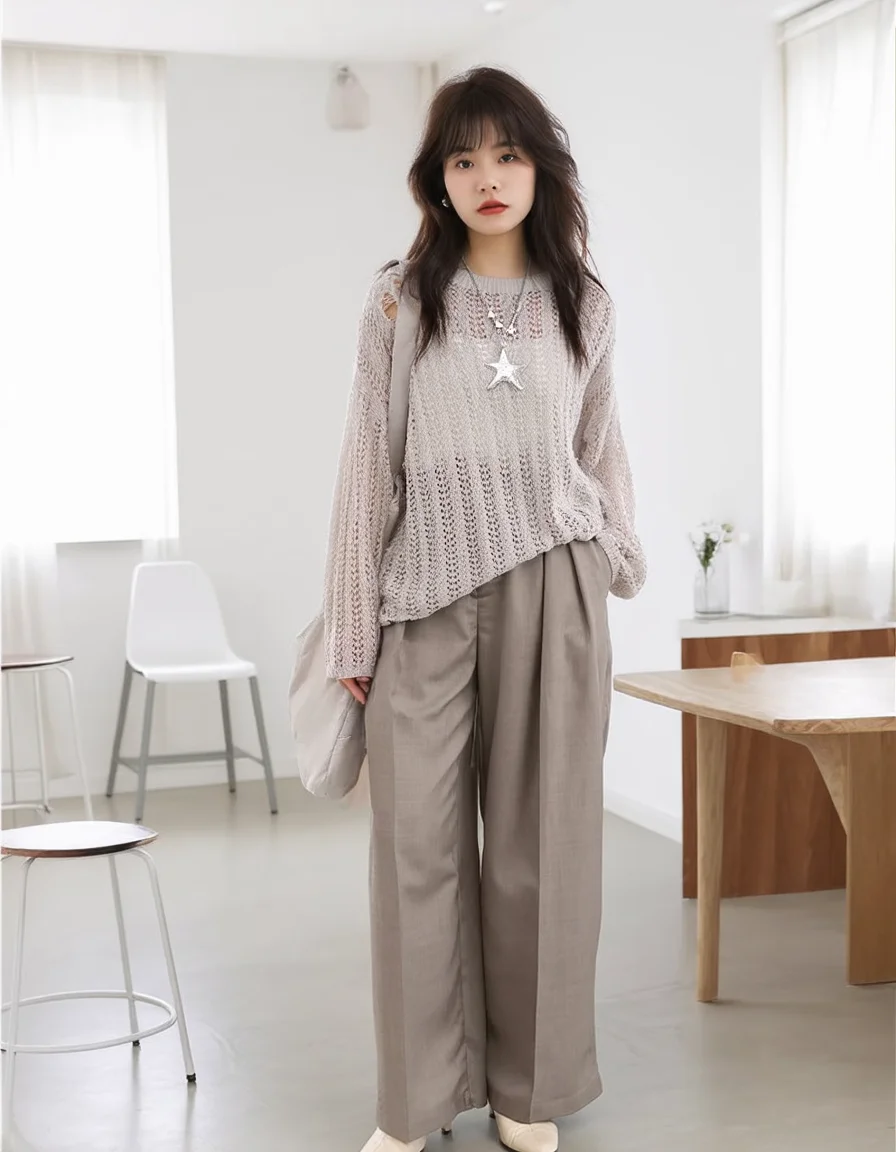 大人可愛い服 50代コーデ｜モカ色レトロパンツで自然な自分らしさを演出