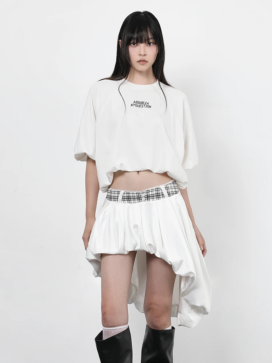 二色展開の字母プリント収縮カフスラウンドネックTシャツ：価格帯とサイズ感の実測データ