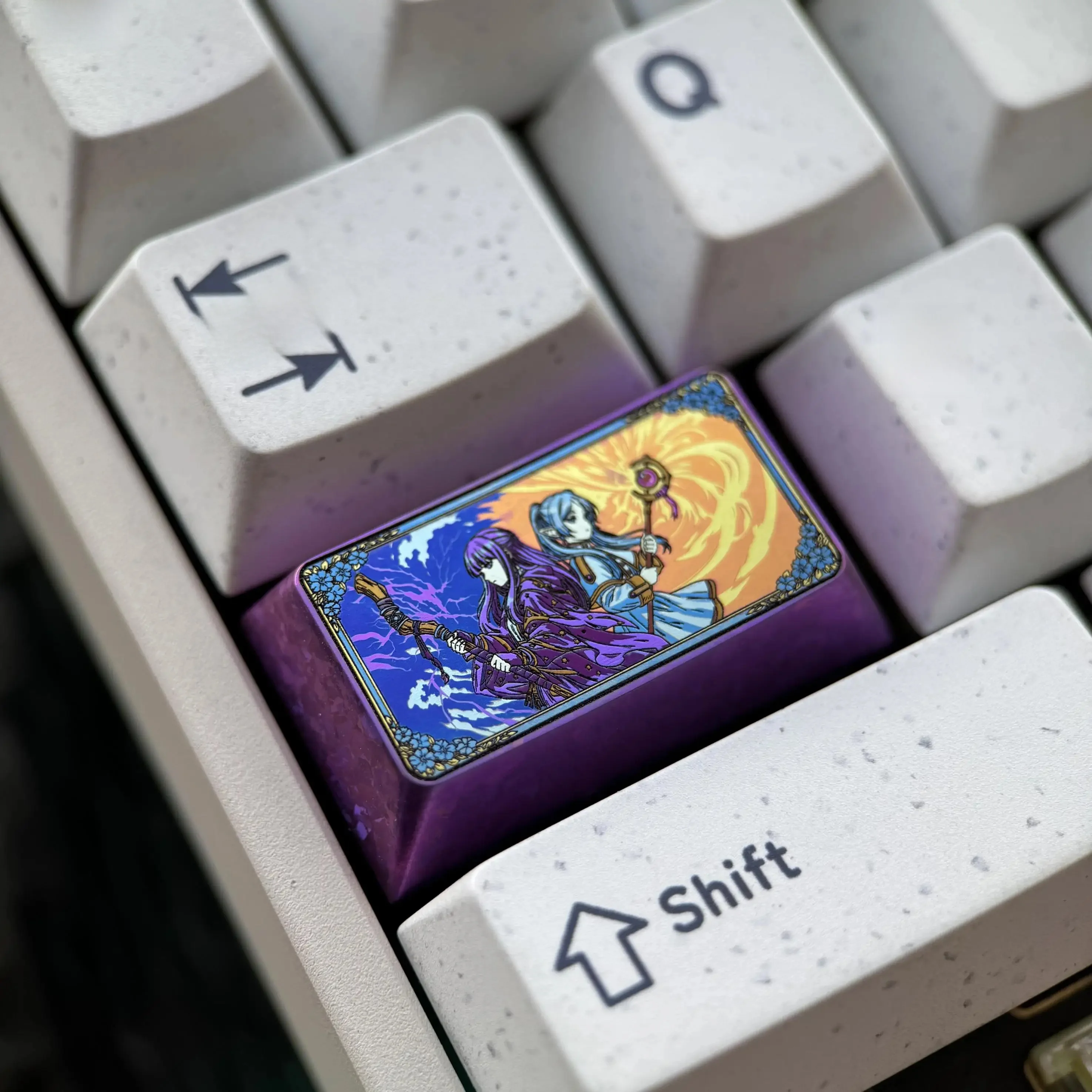 カラフルなチタン合金キートップ【アニメデザイン・大文字タイプ】：かわいいBluetoothキーボードの実用性とデザインのバランス