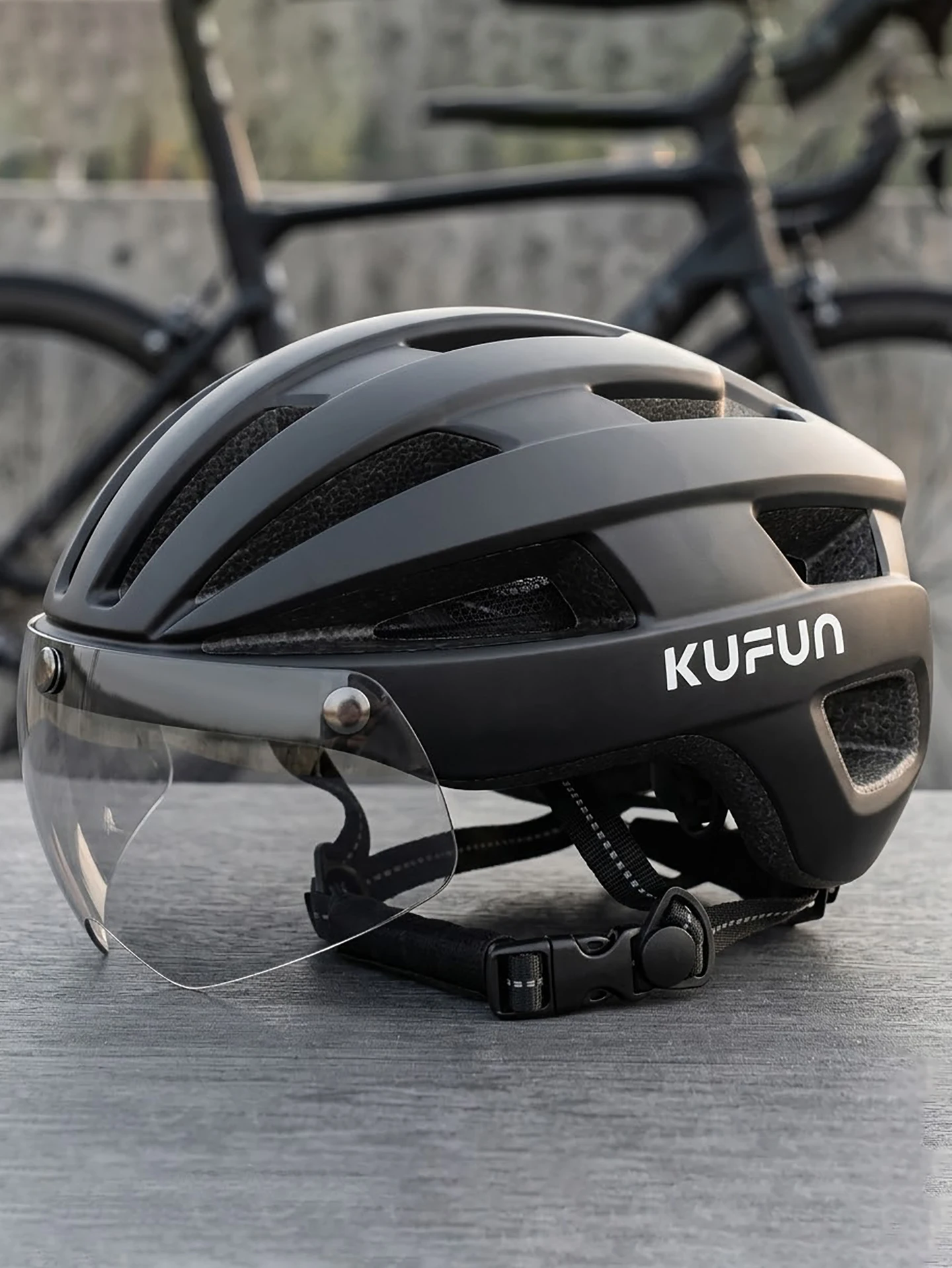 通勤の疲れを吹き飛ばす！自転車ヘルメット選びで迷うなら、これが答えです