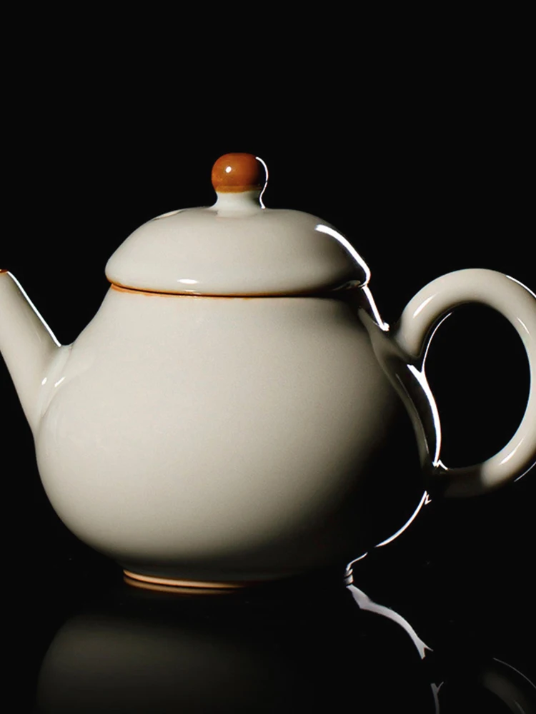 天青色梨形茶壺：汝窯鉱釉陶瓷的中式茶道核心器物
