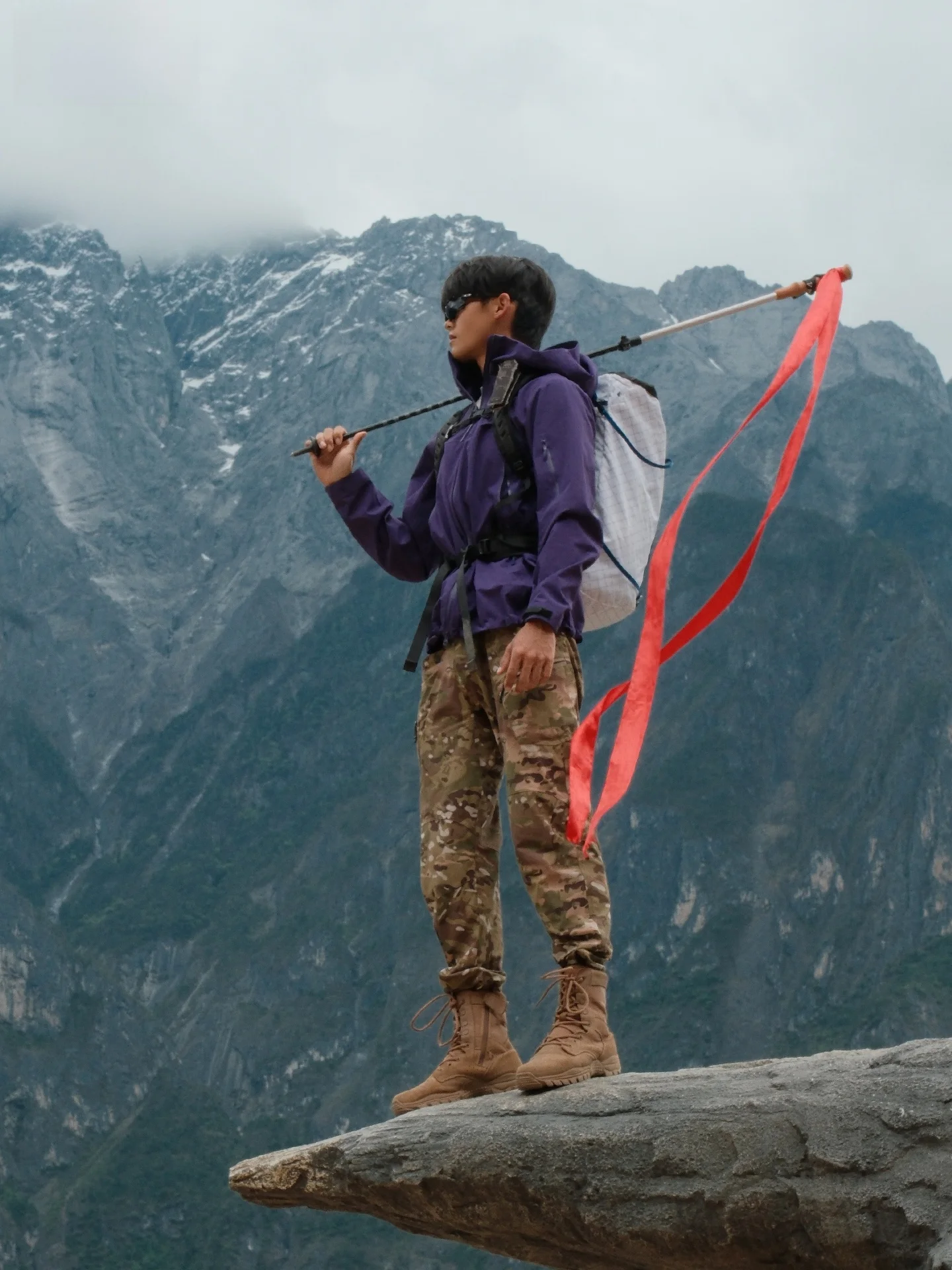 夏季用アウトドア登山用パンツ：通勤対応・防水・多ポケット・耐磨性の実用性を検証