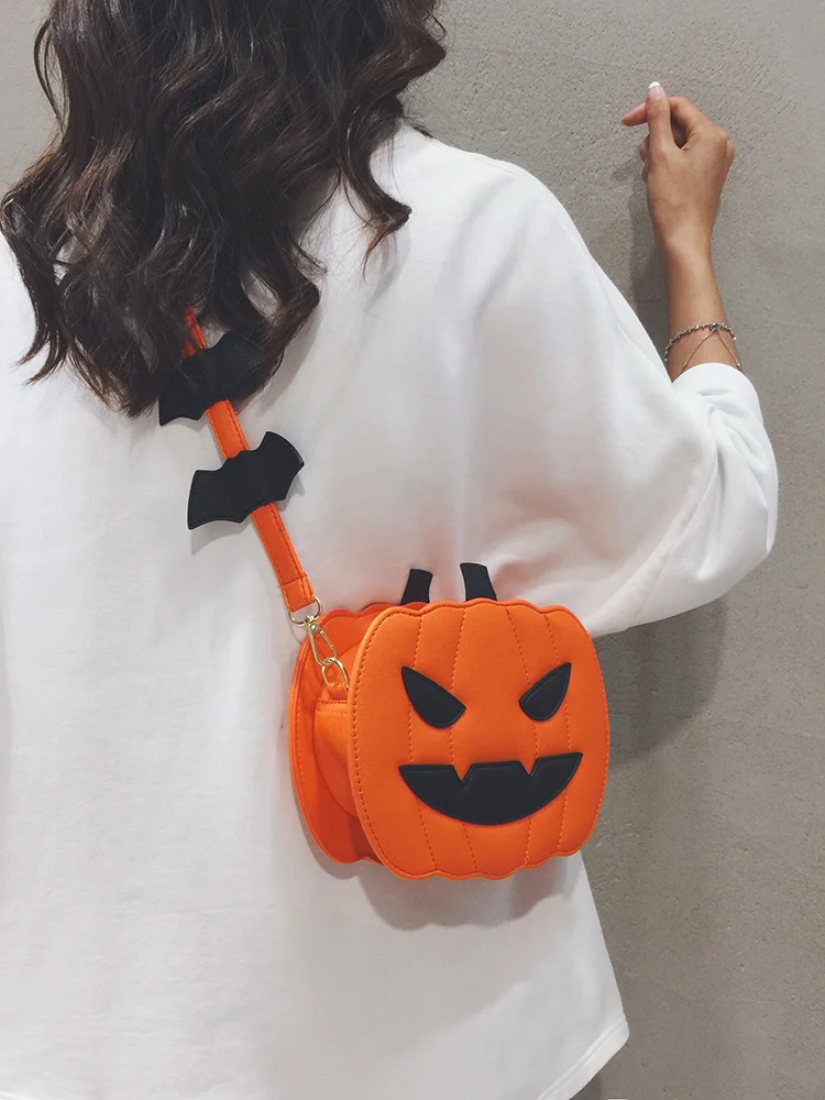 ハロウィン2026に使えるユニークなショルダーバッグは？