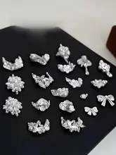 高品質のフレンチネイル飾り【手作り・パールとキラキラのストーン使用】