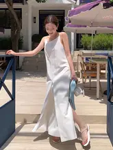 高級感のある白色の圧褶デザイン開叉キャミソールワンピース【夏用・フレンチスタイル】