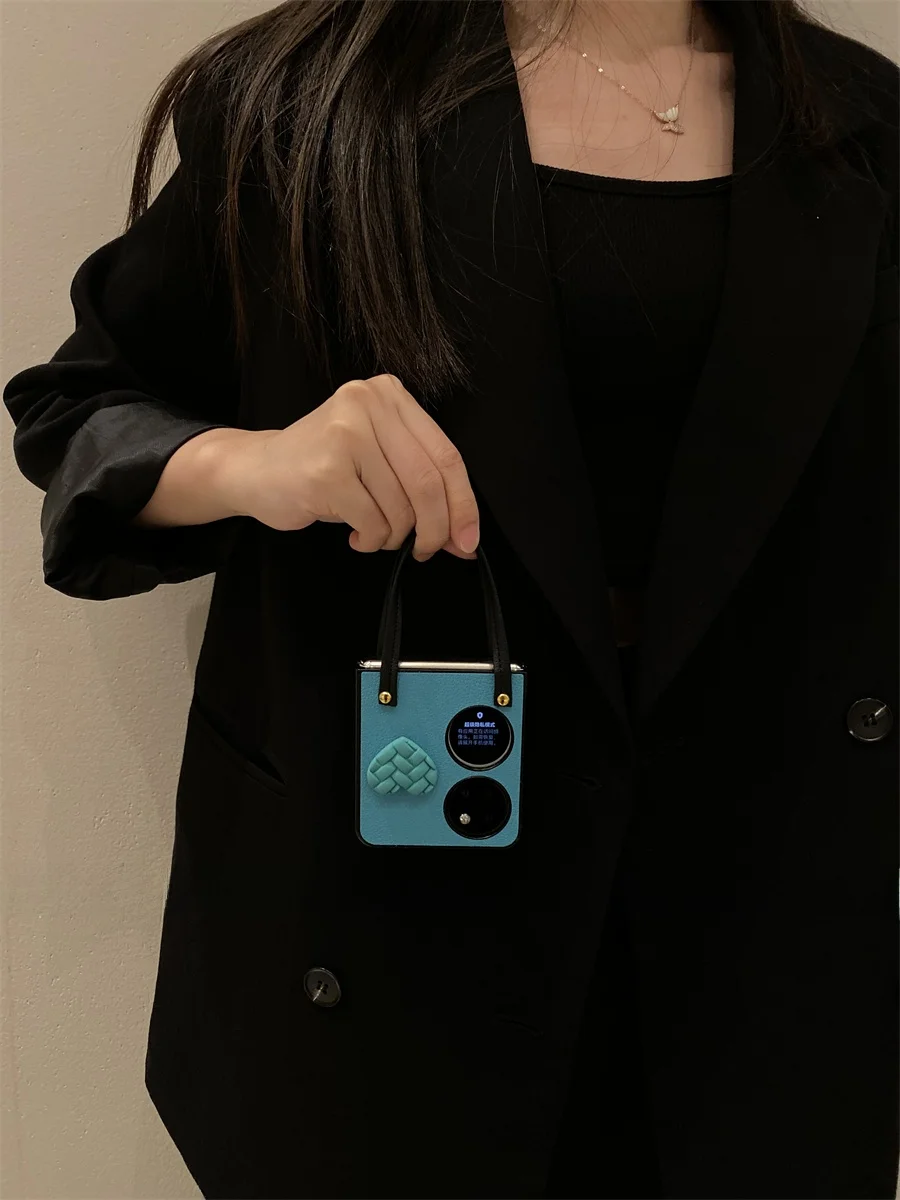 「P50 Pocket」を選ぶべきタイミングは？人気の理由と、他のスマホケースとの違いを徹底解説
