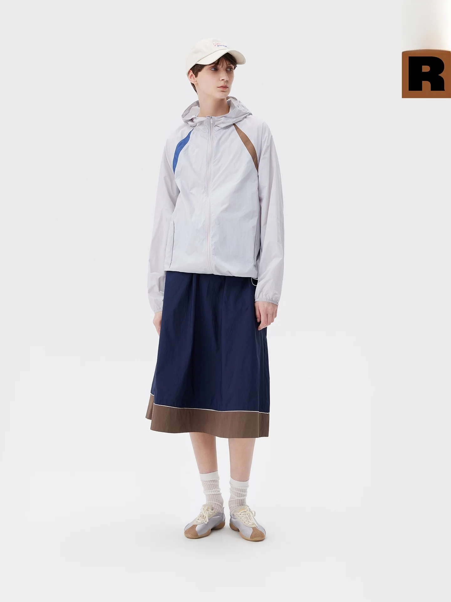散歩にぴったりな服装は、本当に  「軽くて涼しくて」が鍵？