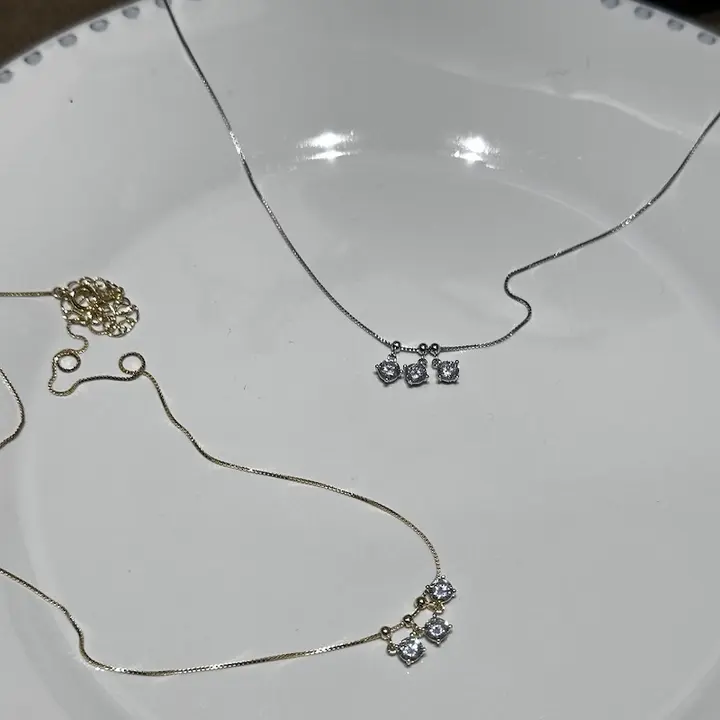 円形の微細なジルコニアネックレス【シンプルなデザイン・925銀使用】