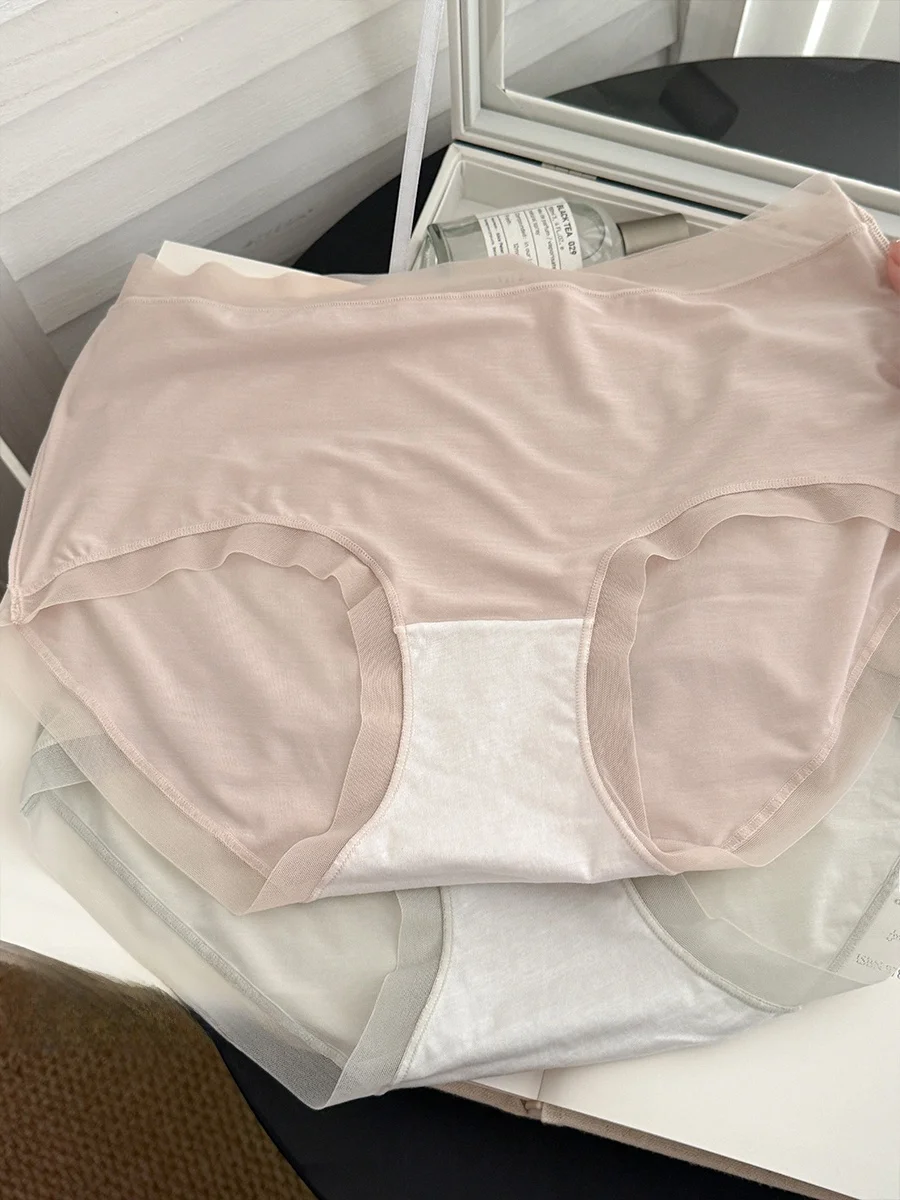 透けない白いパンツの選定：モダール素材の三角パンツが実用性をどう支えるか