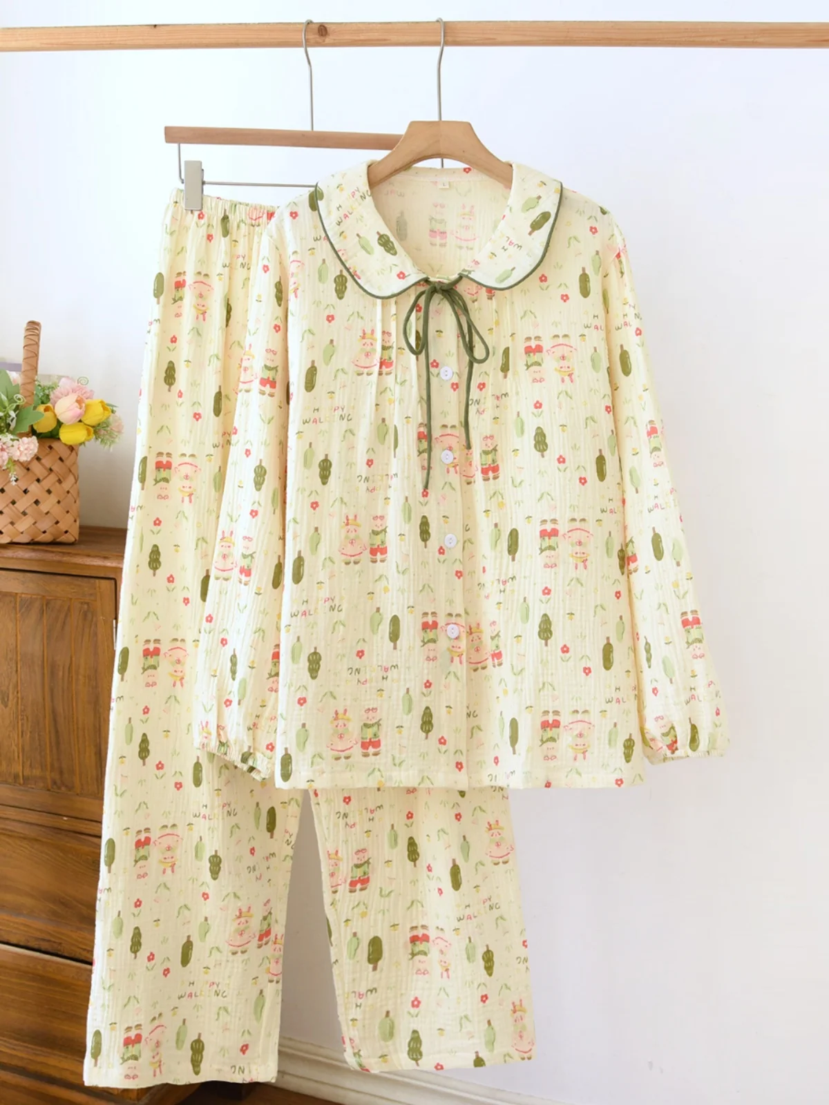 可愛いプリンセス風の長袖パジャマ：手作りベビー服のデザインと機能性を徹底解説