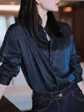 デザイン性豊かな小立ち襟ブラウス【長袖・金色のアクセント・ブルー】