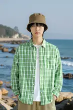 夏用薄手コットンチェックシャツ【長袖・ゆったりシルエット・カジュアルデザイン・防UV対策】