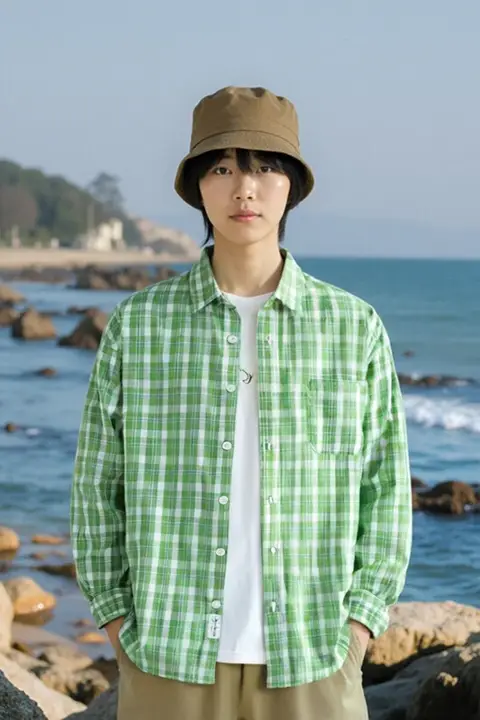 夏用薄手コットンチェックシャツ【長袖・ゆったりシルエット・カジュアルデザイン・防UV対策】