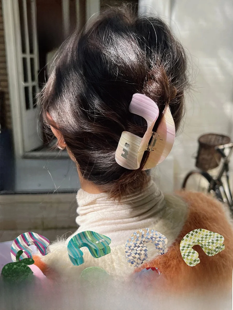 「e-palette」で色を選びたいなら、どんなヘアクリップが最適？