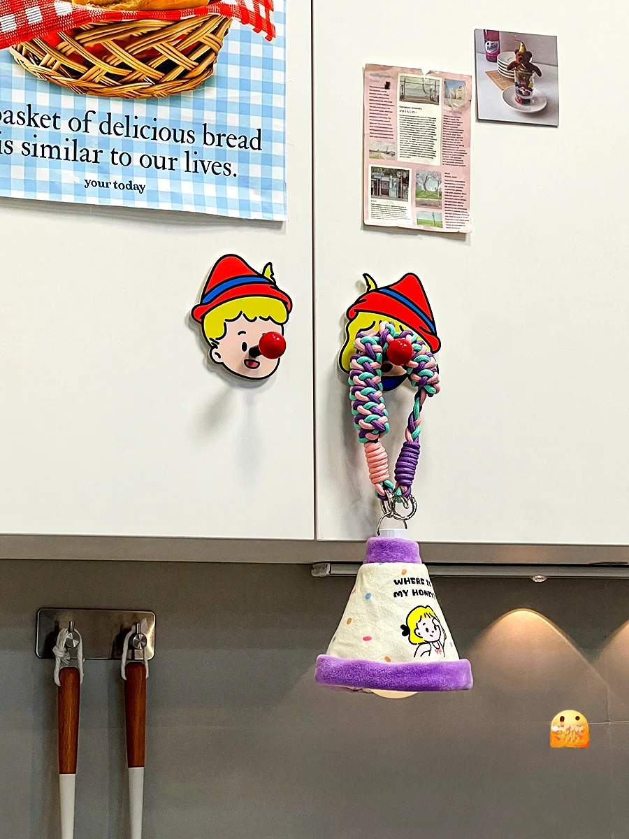 「Funny Elves」が家にいるなら、キッチンにこうやって設置すべき！？