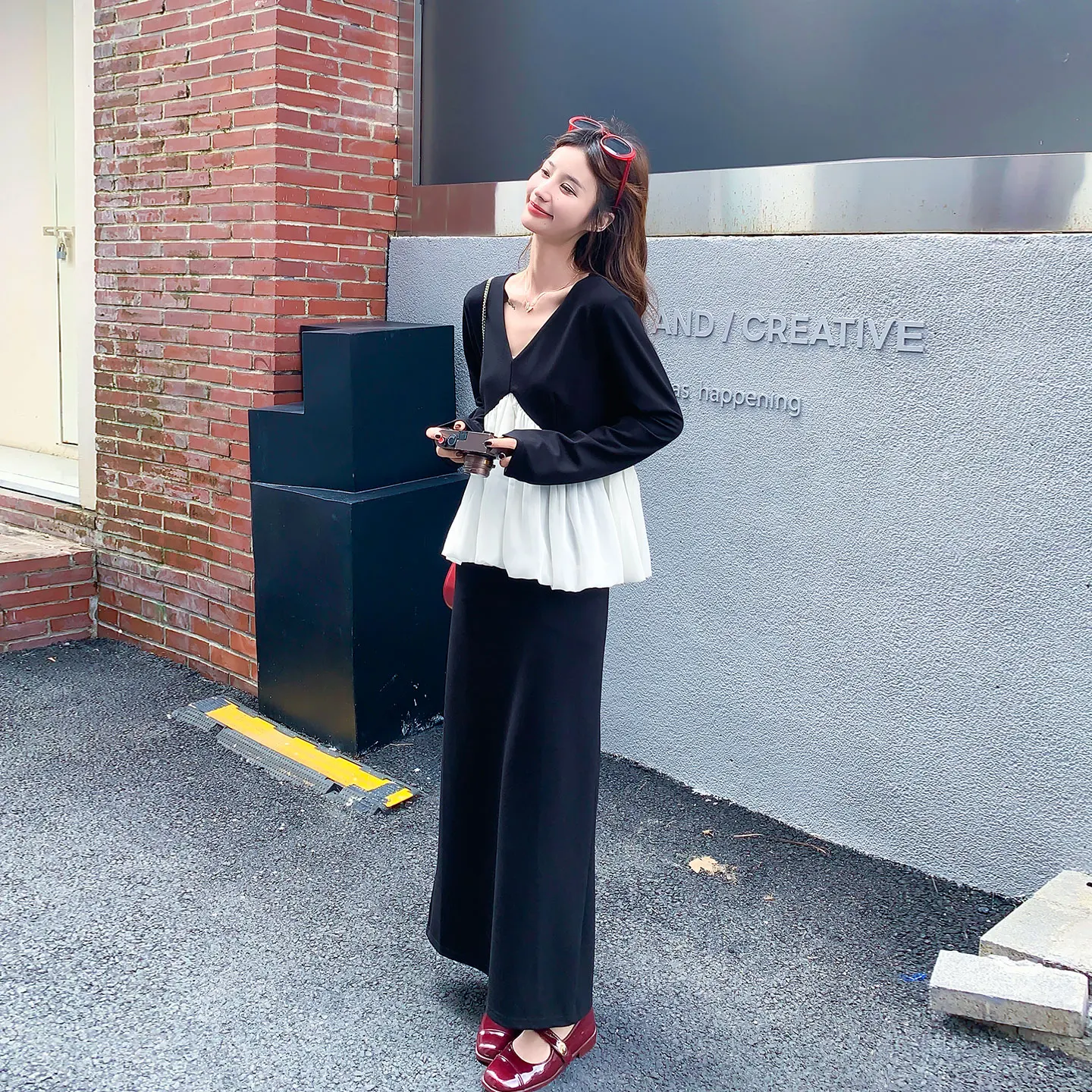 黒のマーメイドスカート コーデ おすすめ：軽熟風ジップアップトップスと半身スカートセットの実用性と着こなし