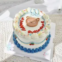 可愛い陶製小熊の誕生日ケーキ飾り【手描き・丸型・バルーンデザイン】