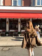 レトロな翻領デザインのショートトレンチコート【女性用・長袖・秋冬向け・オーバーサイズ】
