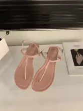 粗いヒールの黒いトングサンダル【フレンチスタイル・ロマンティックデザイン・細ベルト】