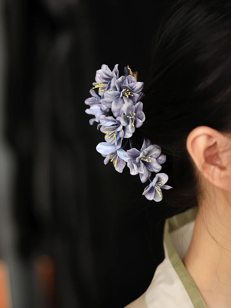 和風ヘッドドレスはどう選ぶ？花モチーフの古典的デザインが今、注目されている理由