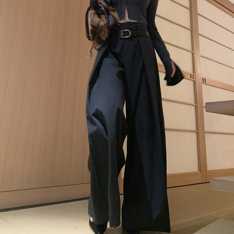 ワイドストレートスラックスを選ぶときに迷うなら、この1点が鍵です