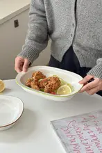 シンプルなデザインの長方形深皿【焼き物・サラダ・デザート用】