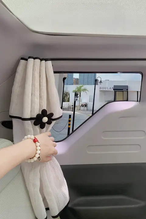 吸盤式 車の窓用日よけカーテン【ベビー対応・トンネルデザイン】